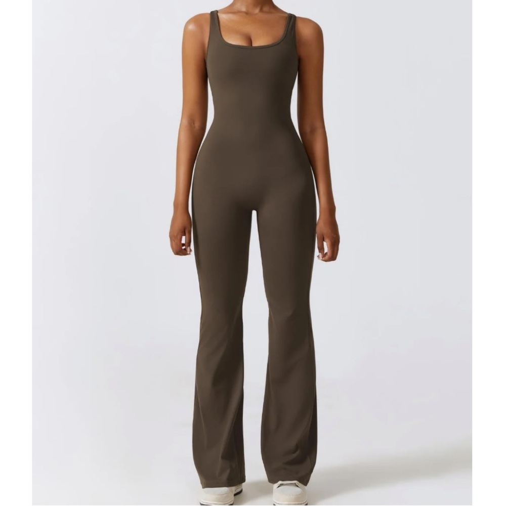 AMAZON Everlyhootd Brown Yoga Square Neck Flared Leg Jumpsuit S NWT
